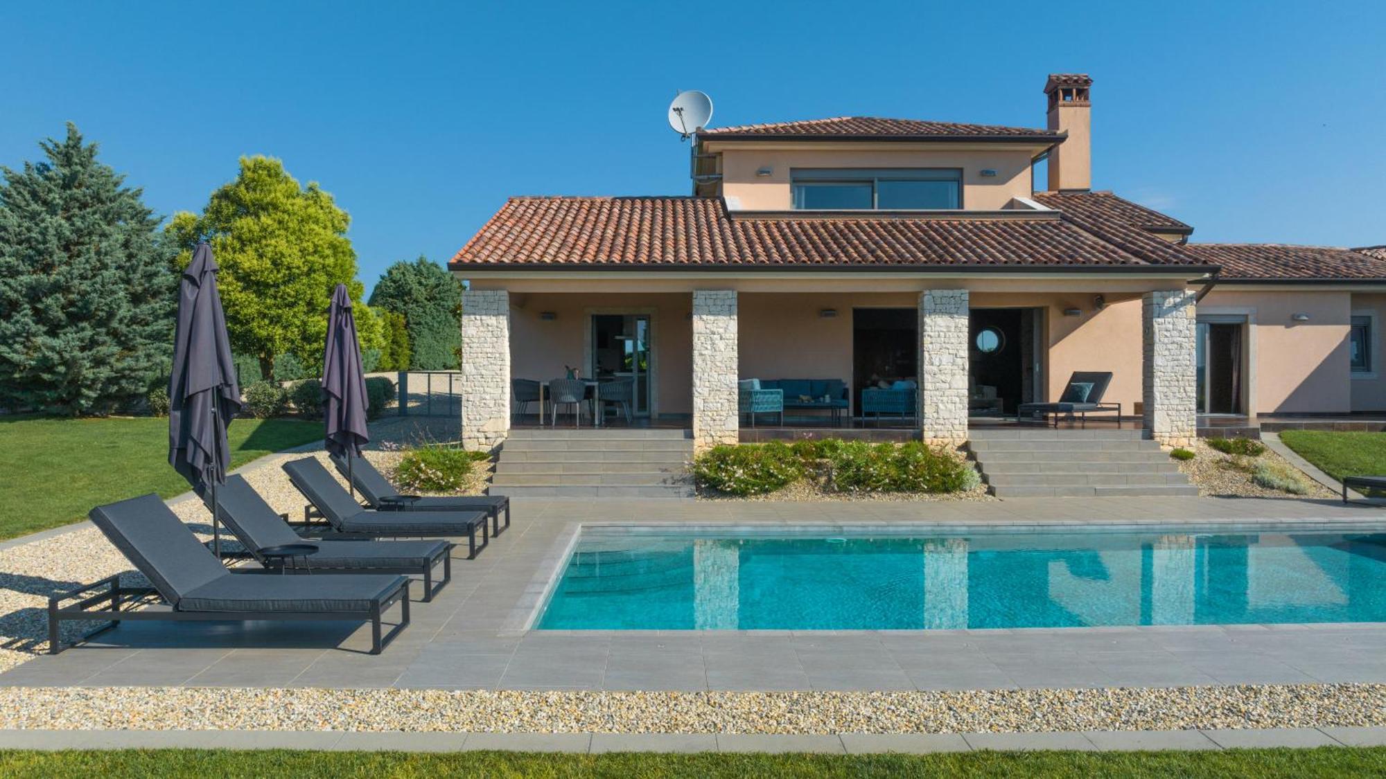 Villa Labin In Zartinj - Luxury Privacy Heated Pool With Auto Cover Exterior foto